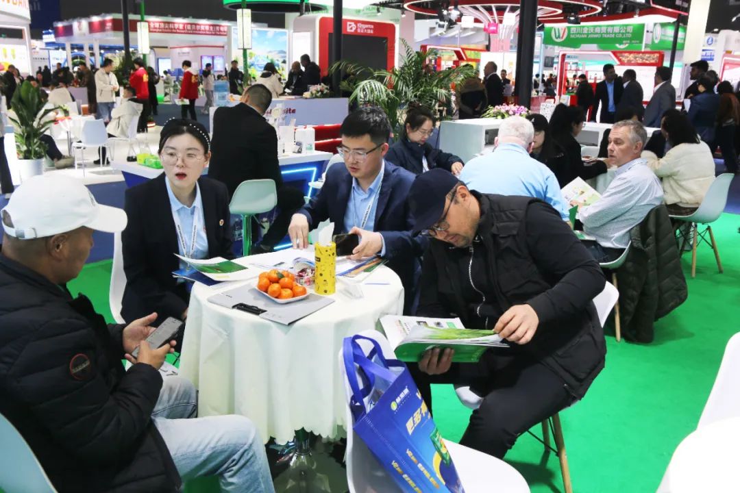 金牌赞助企业三亿(集团)体育生物全新亮相上海CAC国际农化展，以科技实力献礼25周年